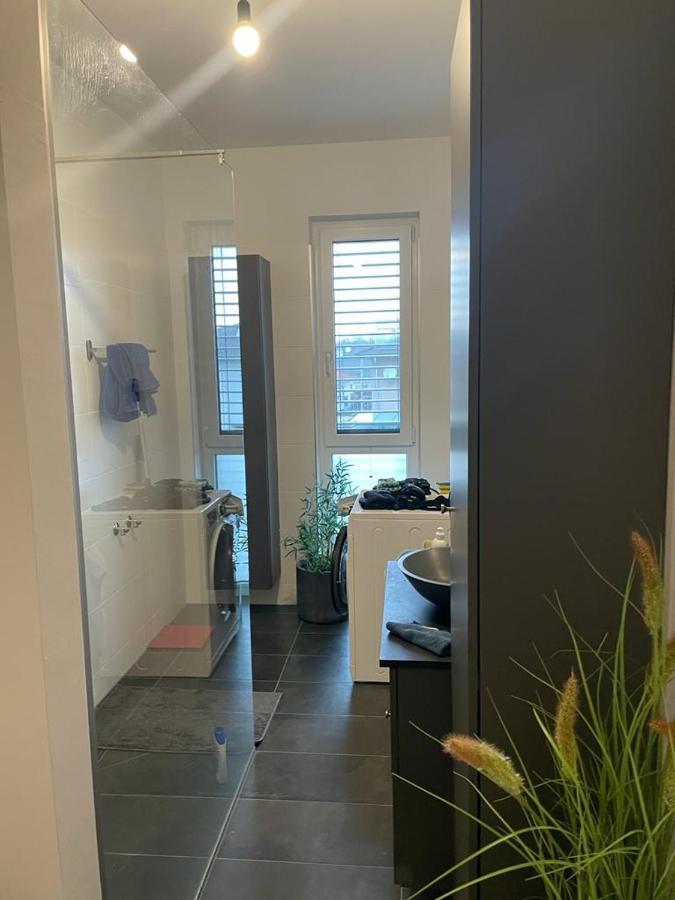 Nikolas Linz Bagian luar foto