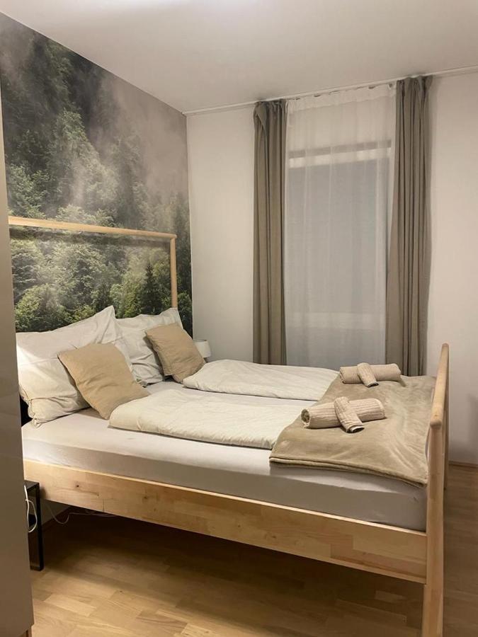 Nikolas Linz Bagian luar foto