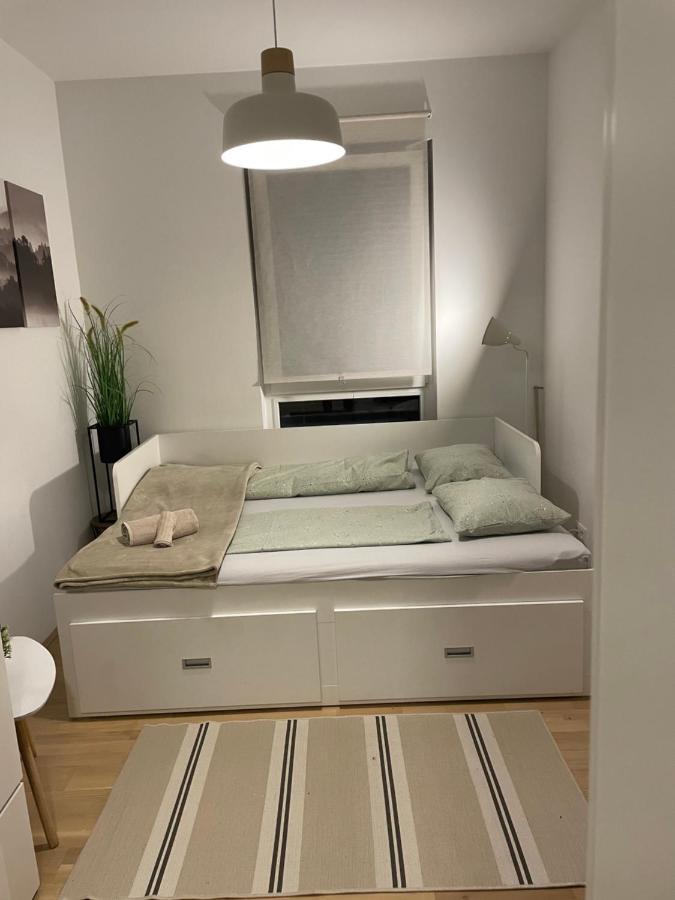 Nikolas Linz Bagian luar foto